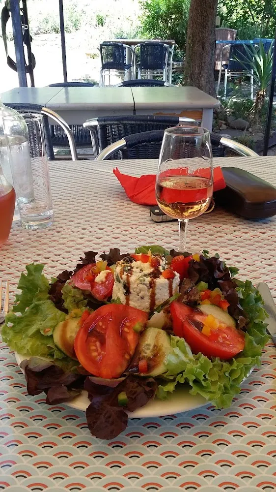 Brousse Au Basilic Et Crudités